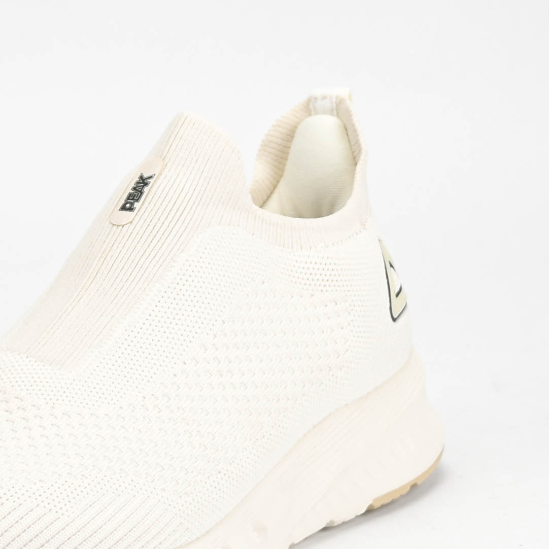 Peak X-Light III Off White - E39107H-E384