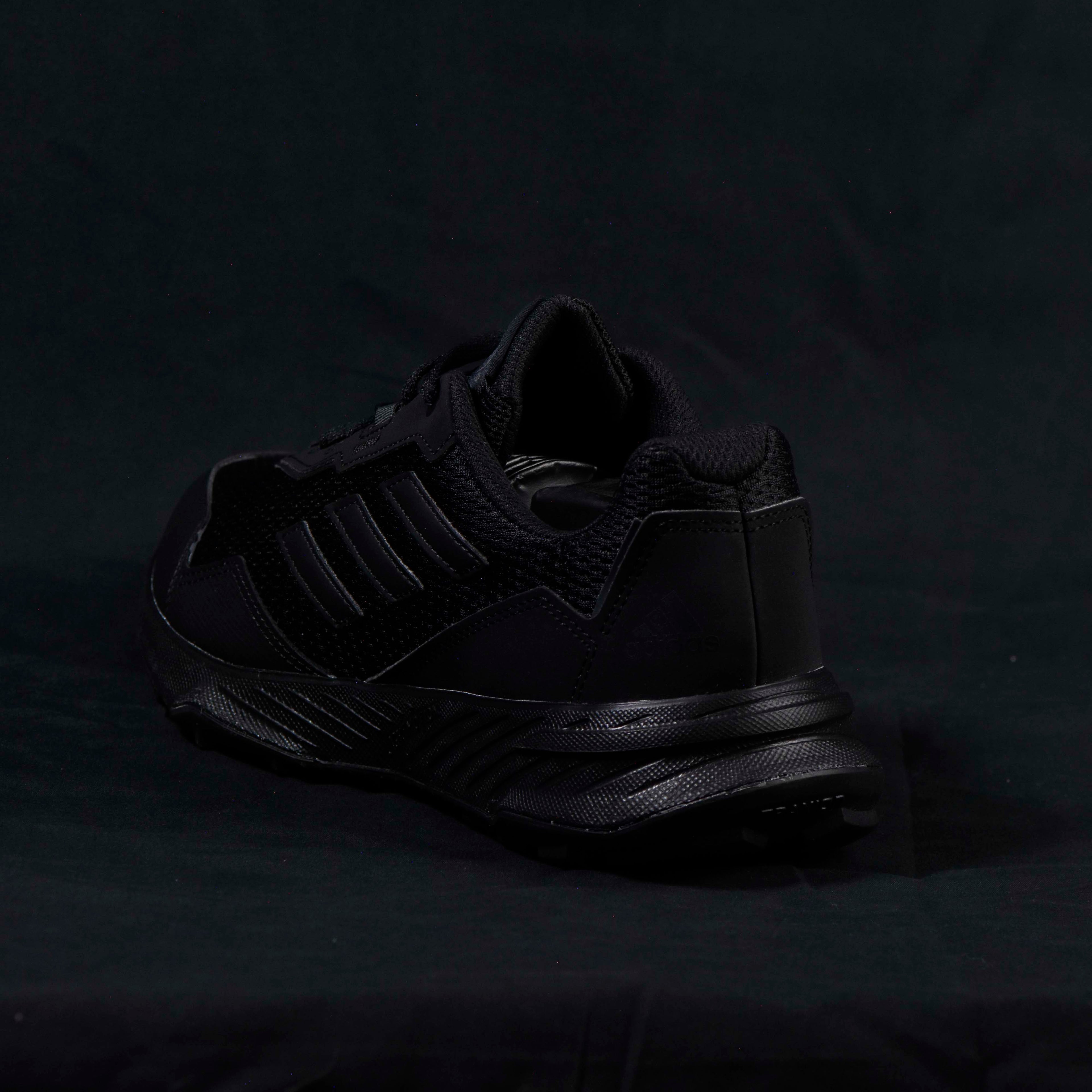 ADIDAS TRACE FINDER Q47235 - 1943