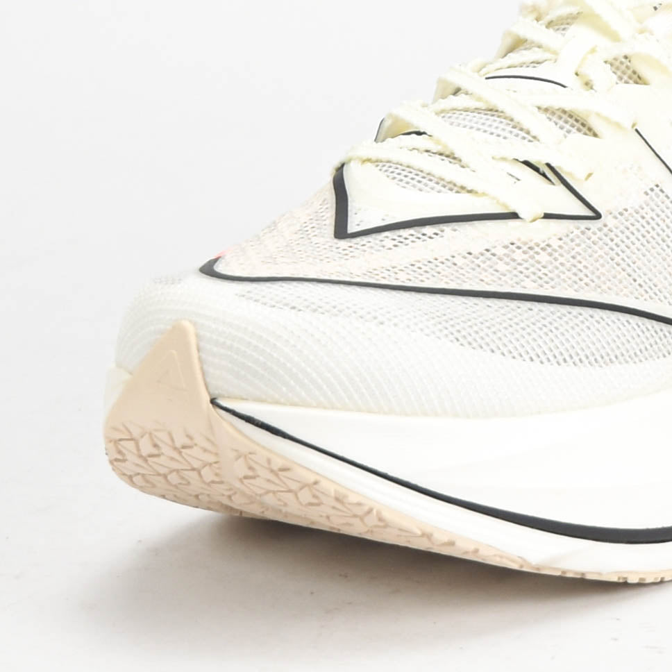 Peak Taichi Up30 4.0 White Black - ET52667H-Z466