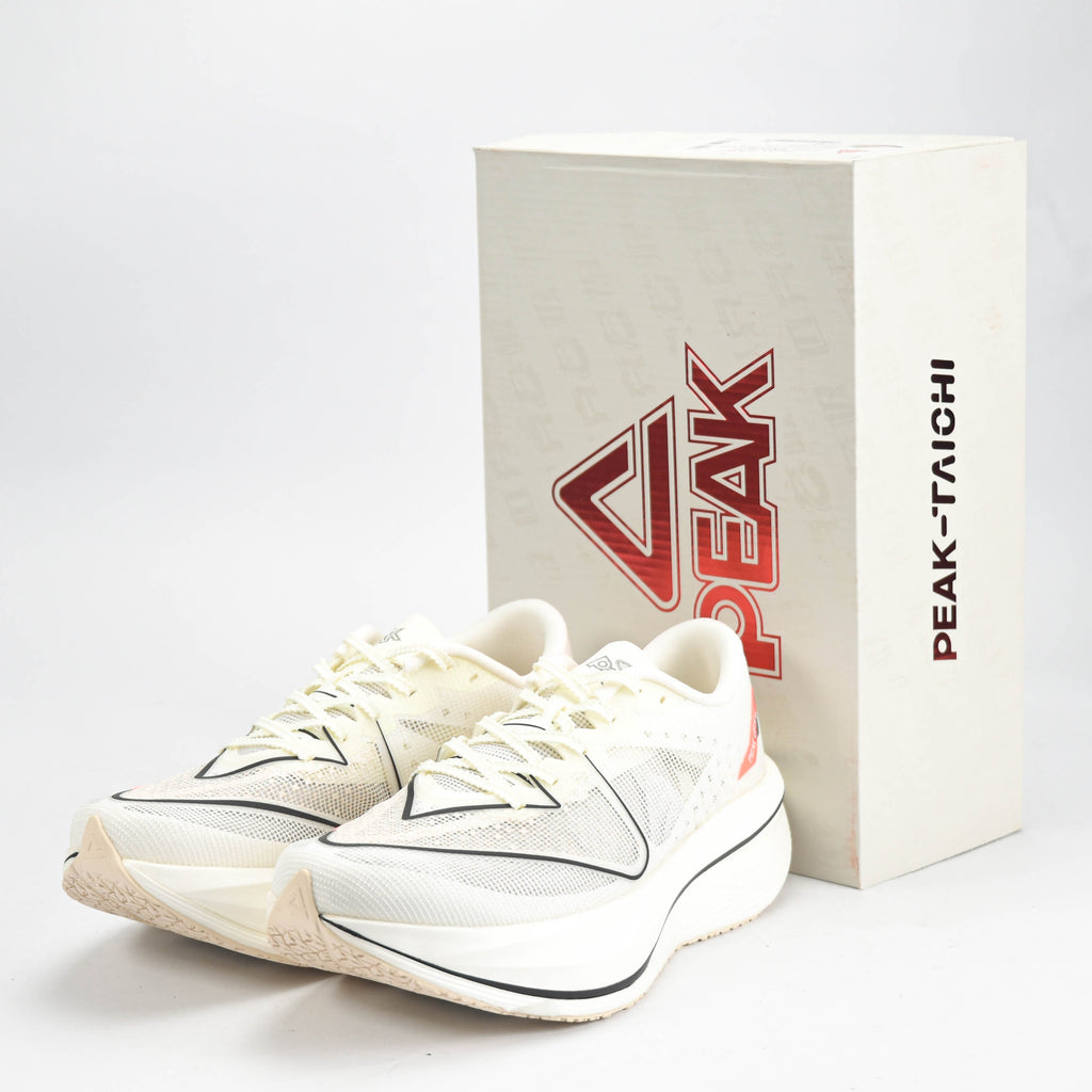 Peak Taichi Up30 4.0 White Black - ET52667H-Z466