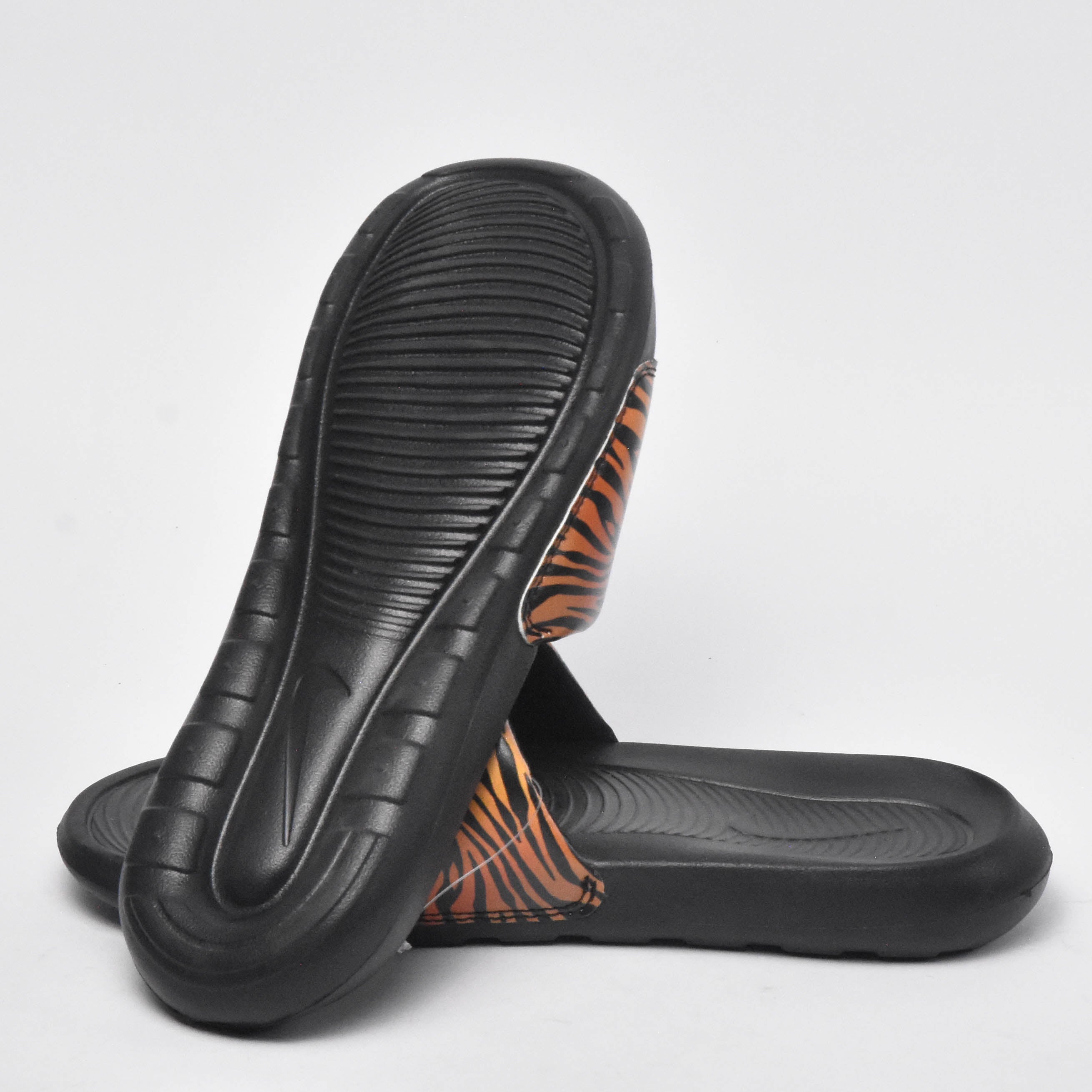 NIKE Victori One Print - CN9676-010