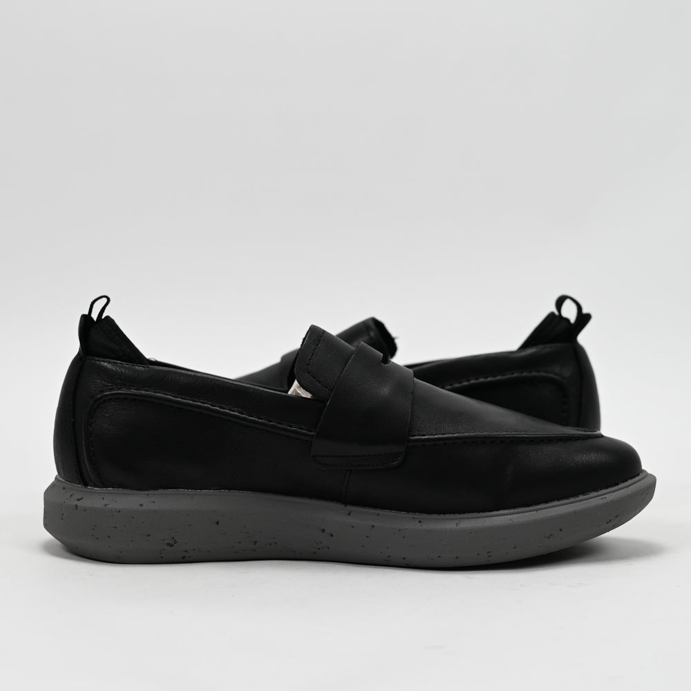 HUSH PUPPIES FOOTWEAR - HPM10654